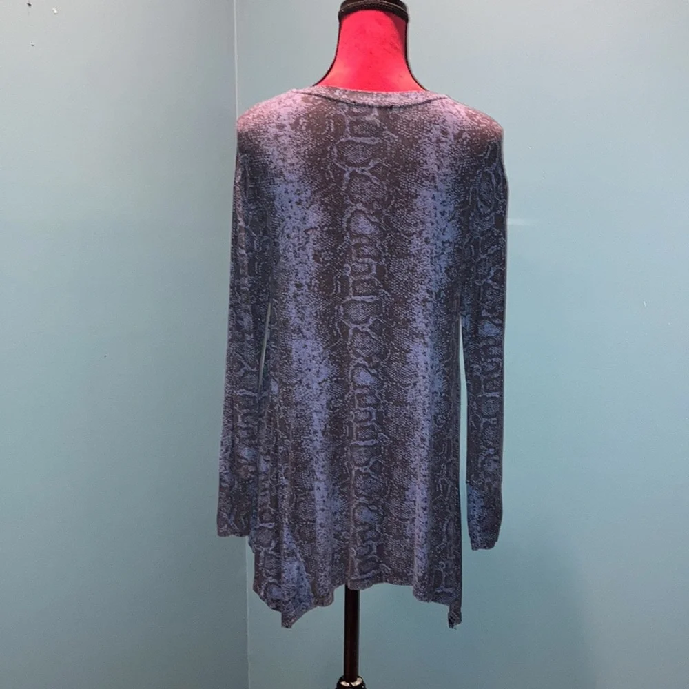 Skinny Girl  Blue and Black Top Size Small - Picture 5 of 10